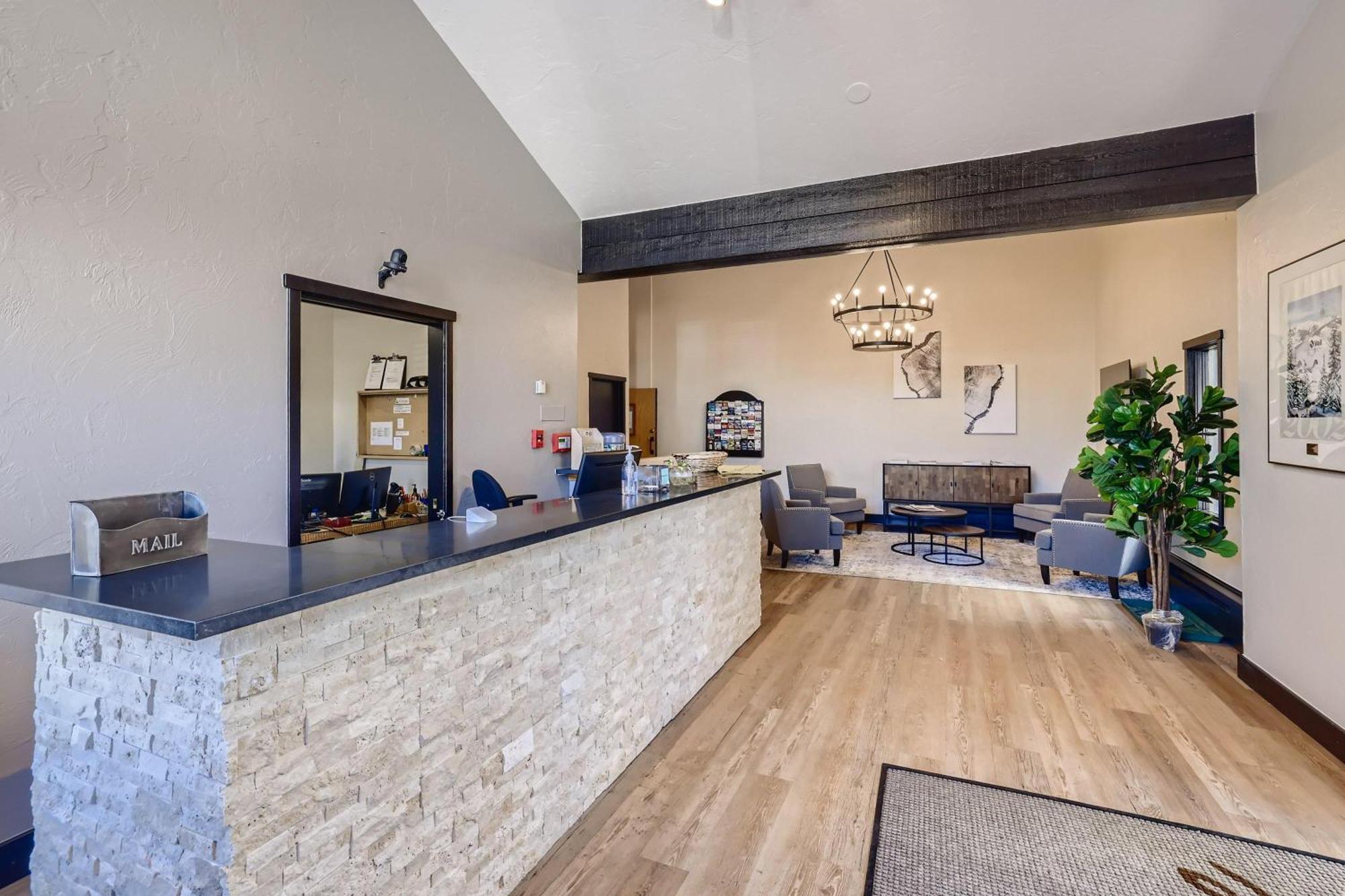 Lift House Lodge, Remodeled Downtown Lionshead Studio Condo Вейл Экстерьер фото